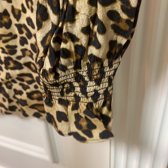 NWT leopard blouse - Picture 2 of 3